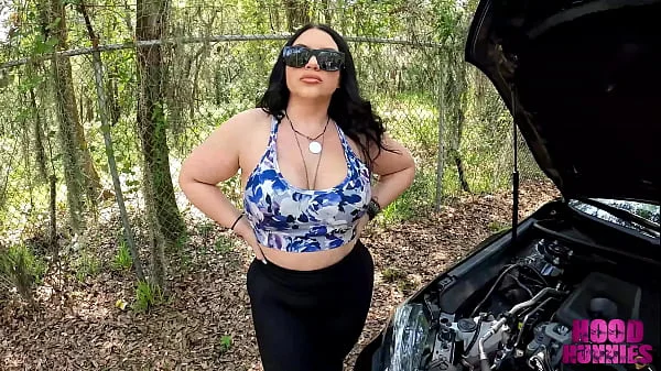 Doordash drivers Don Grammar helps big butt pawg MandiMayxxx in distress and gets a huge tip