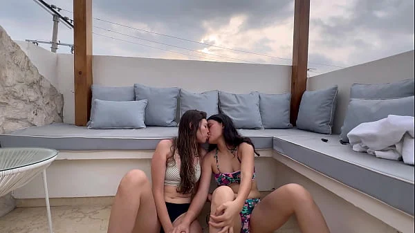 No puedo creer que me masturbe en público con una lesbiana!!!