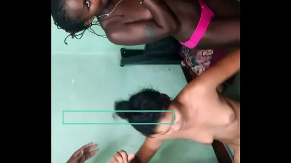 gang bang interacial múltiple creampie orgía  2 black guys guys VS one white girs