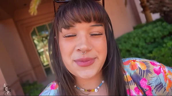 Diabeticoochie Cheats On Her Boyfriend At A Resort With Her Favorite Clown