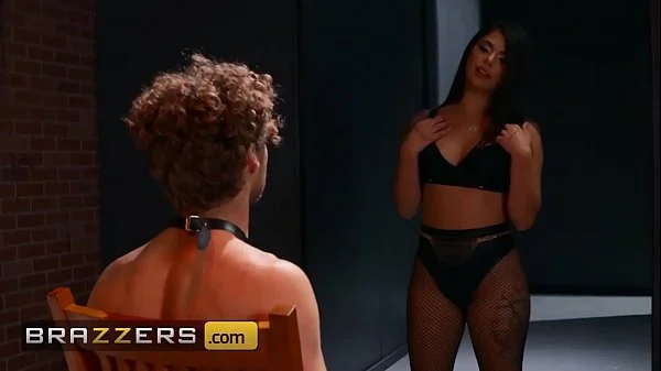Big Ass (Gina Valentina) Getting Her Pussy Wet By (Michael Vegas) - Brazzers